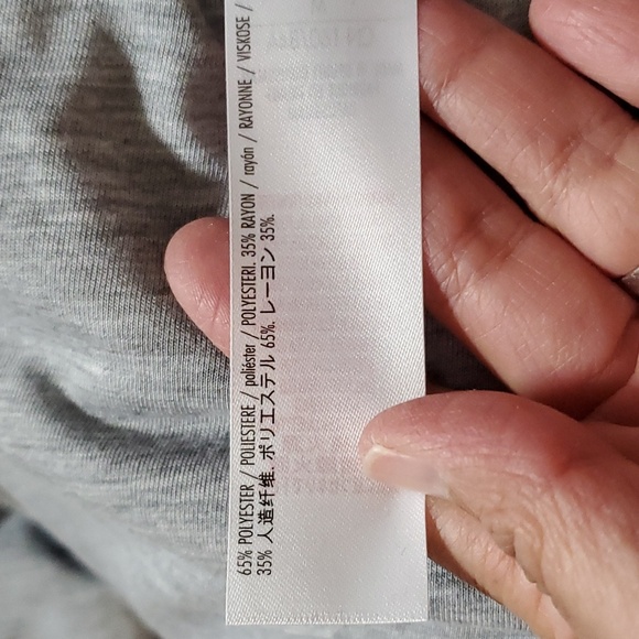 🆕️ DISNEY WOMEN'S GRAY L/S SHIRT 🖤❤️ - Picture 10 of 10